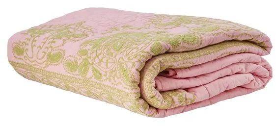 Rice - Colcha de Algodão Matelassê em Rosa Suave com Bordado Verde